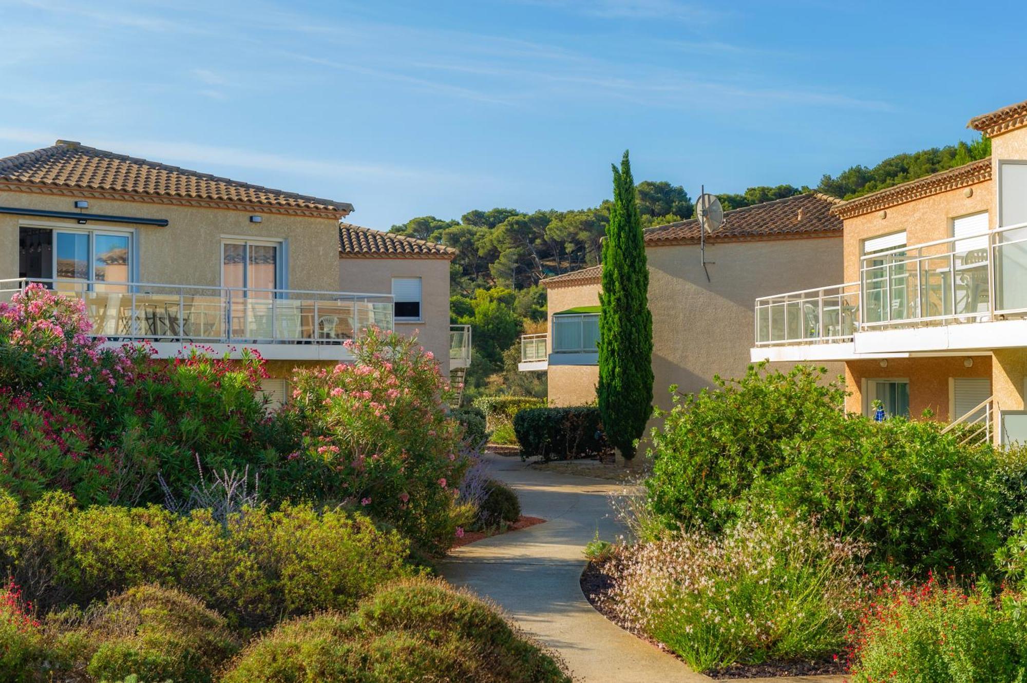 Goelia Les Jardins De Phoebus Aparthotel Gruissan
